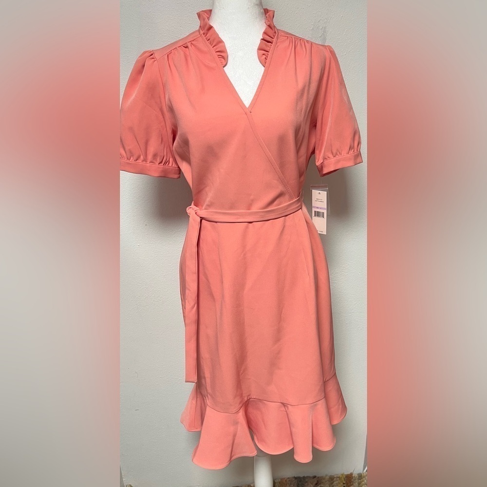 New Nanette Dress Women's Light Flamingo Peach Short Sleeve Faux Wrap
Size 6